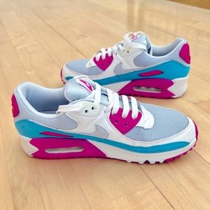 Nike Air Max womens retro sneakers